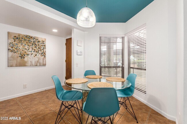 Foto del edificio - 4327 N 28th St