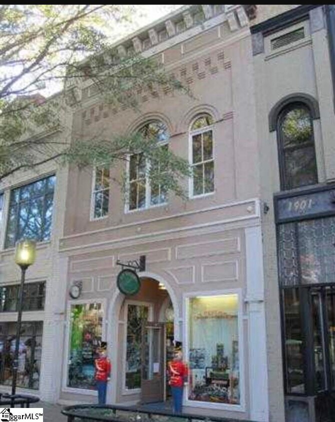 Foto principal - 117 N Main St