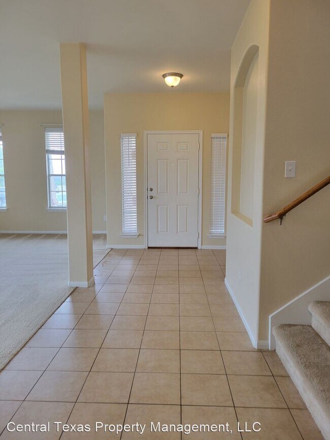 Building Photo - 6 br, 3.5 bath House - 2619 Red Fern Dr