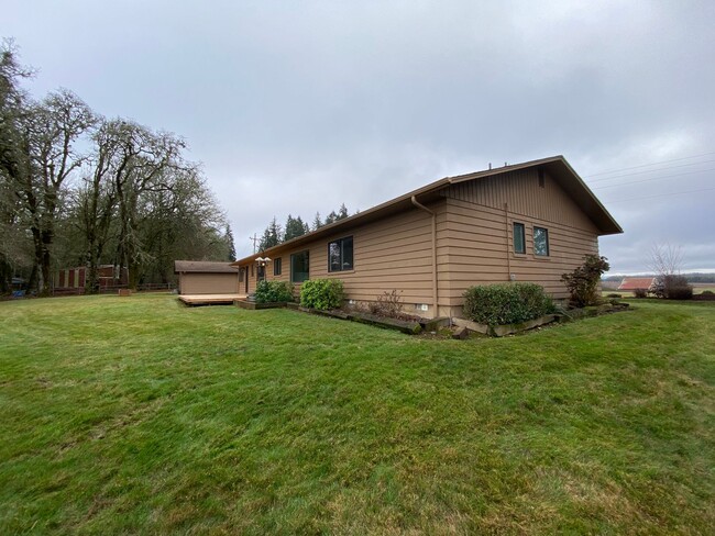 Building Photo - Your Countryside Retreat Awaits ~ 3 Bedroo...