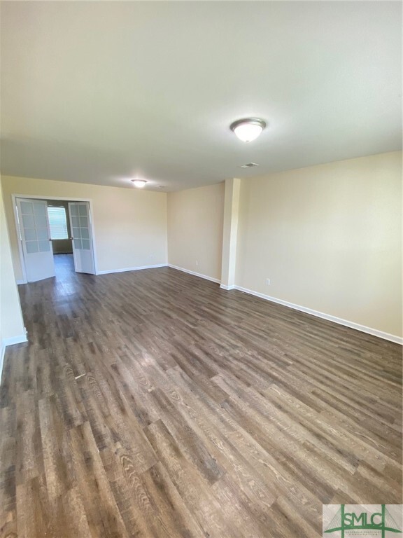 Building Photo - 400 Grasslands Dr