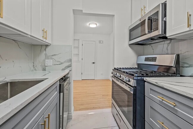 Foto del edificio - 12416 84th Rd-1D