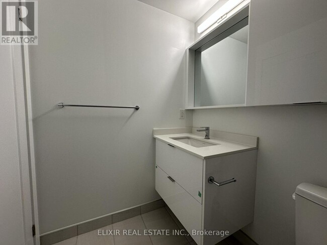 Photo du bâtiment - 9763 Markham Rd