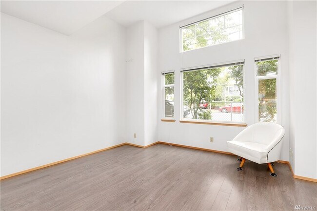 Foto del edificio - 2411 E Yesler Way