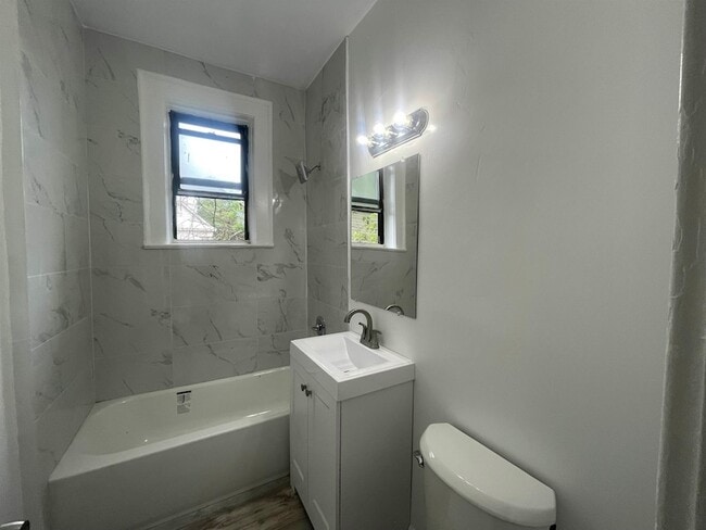 Foto del edificio - 1 Noll Pl