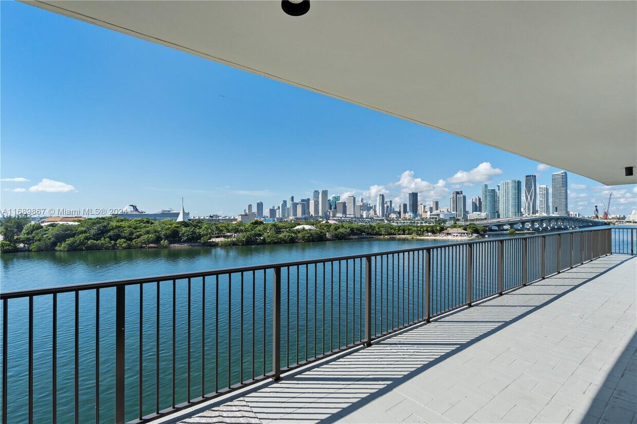 Foto principal - 1000 Venetian Way