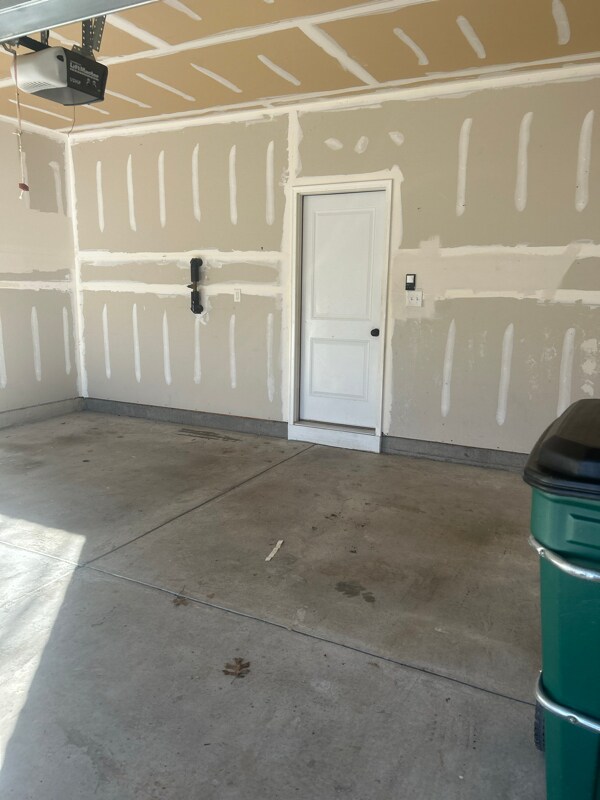 Foto del edificio - 9341 Alice McGinn Drive