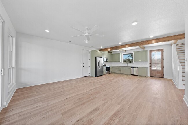 Foto del edificio - 1326 Morgan's Point Rd