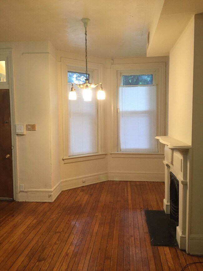 Building Photo - Amazing 3 bdrm/1.5 bath House Conveniently Located in The Heart of VCU and Downtown!