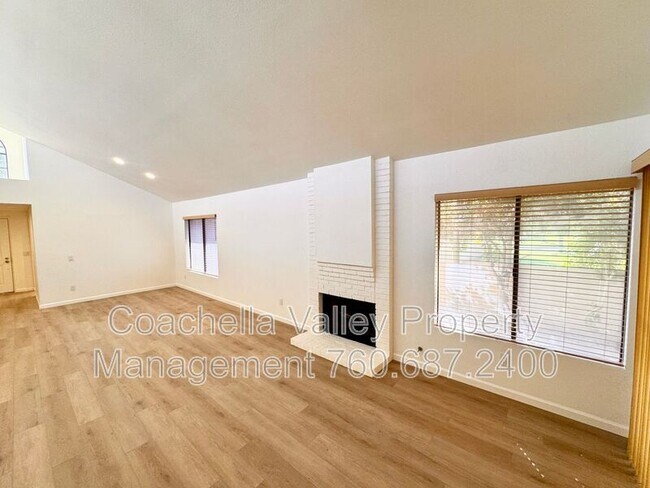 Foto del edificio - 41595 Navarre Ct