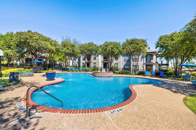 Building Photo - MAA Boulder Ridge