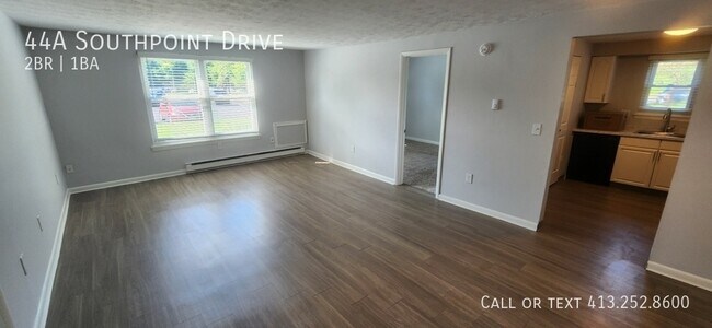 Foto del edificio - 44 Southpoint Dr