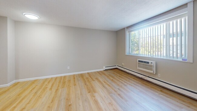 Foto del edificio - 12 Woodland St