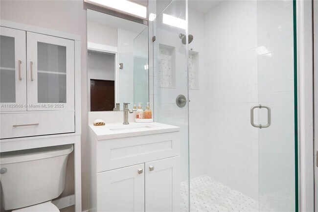 Foto del edificio - 2368 SW 21st St