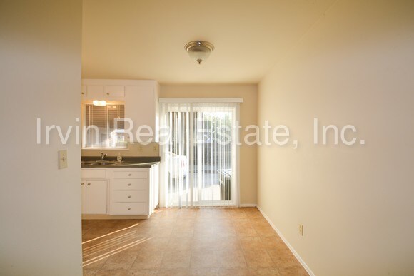 Building Photo - 1700 Carver Ct