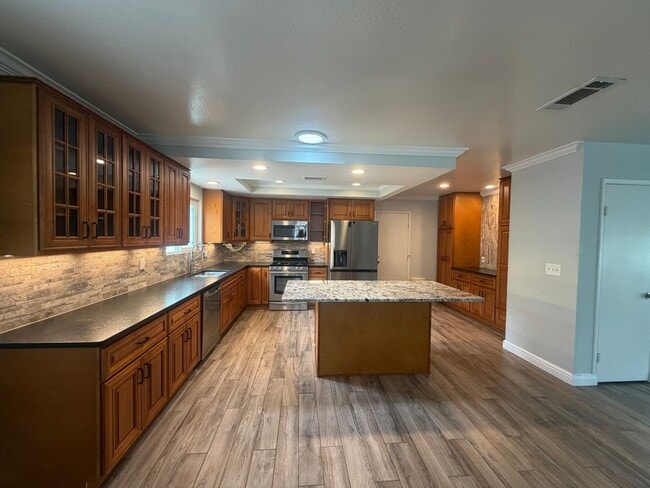 Foto del edificio - 770 Catherine Ave
