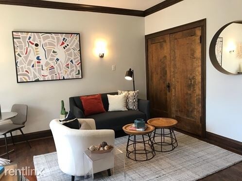 Building Photo - Studio, 1 bath Apartment - 1363 E 53rd St