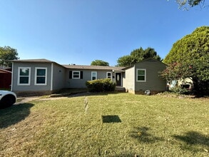 Building Photo - 1617 Meadowbrook Dr