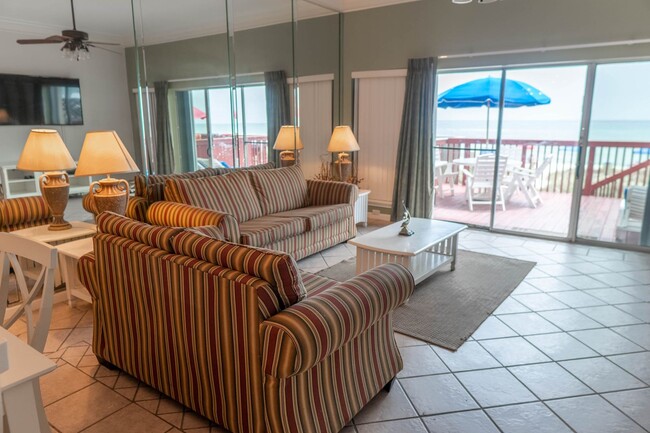 Building Photo - Stunning Beachfront 3-Bedroom Townhome!