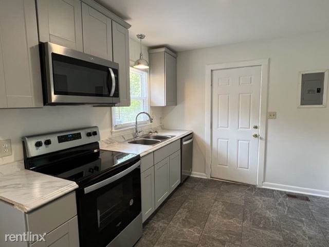 Building Photo - 3 br, 1 bath House - 1722 Brent Rd