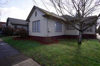 Building Photo - 3604 SE Stark St