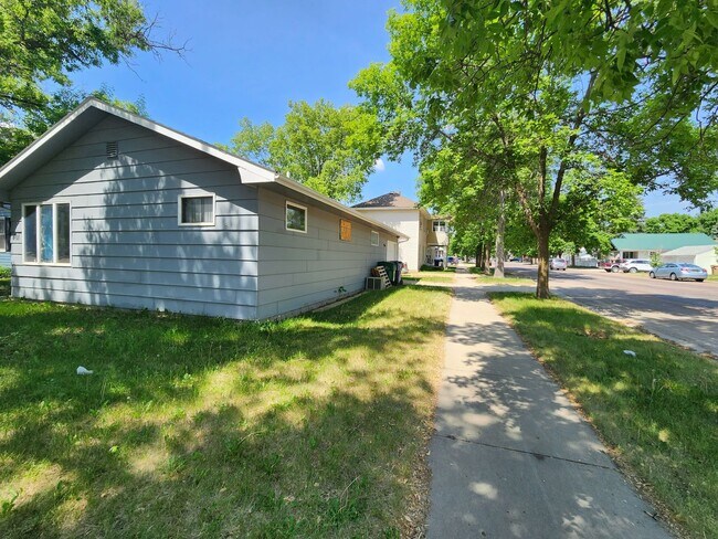 Foto del edificio - 2 bed 1 bath House