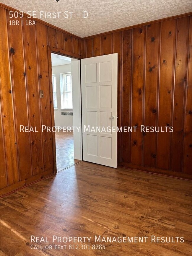 Building Photo - 509 SE 1st St