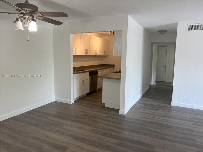 Building Photo - 11604 NW 29th Ct