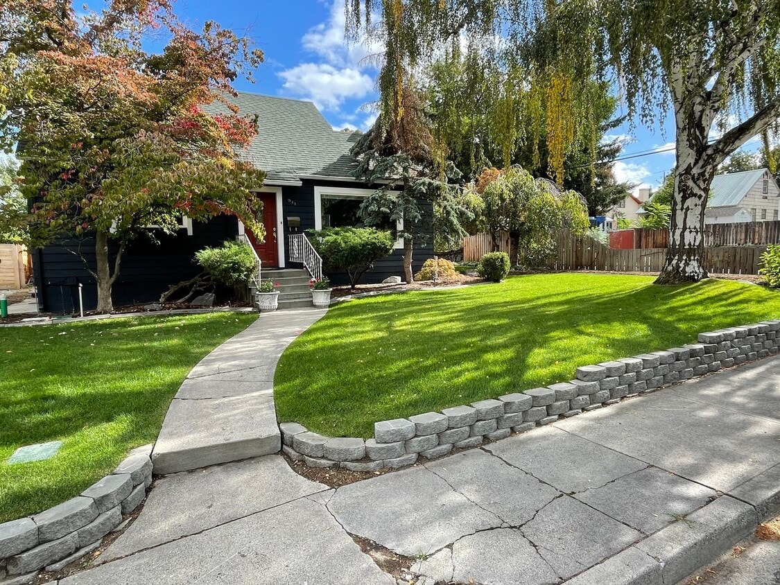 Primary Photo - Charming 3-Bed, 2-Bath Home for Rent – Great Neighborhood $600 OFF FIRST MONTH RENT