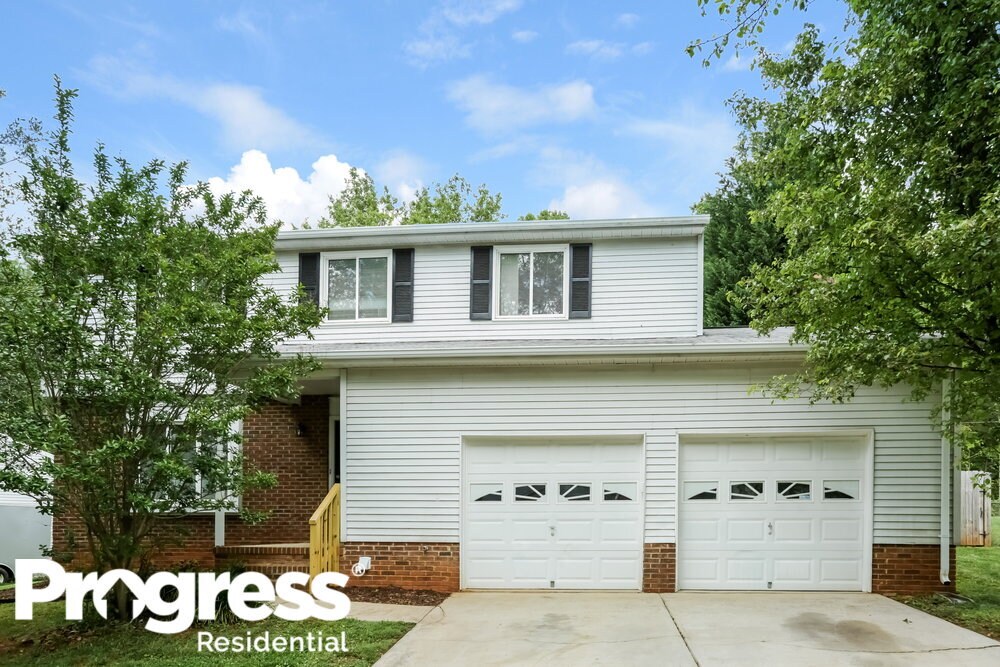 Foto principal - 7446 Ponders End Ln