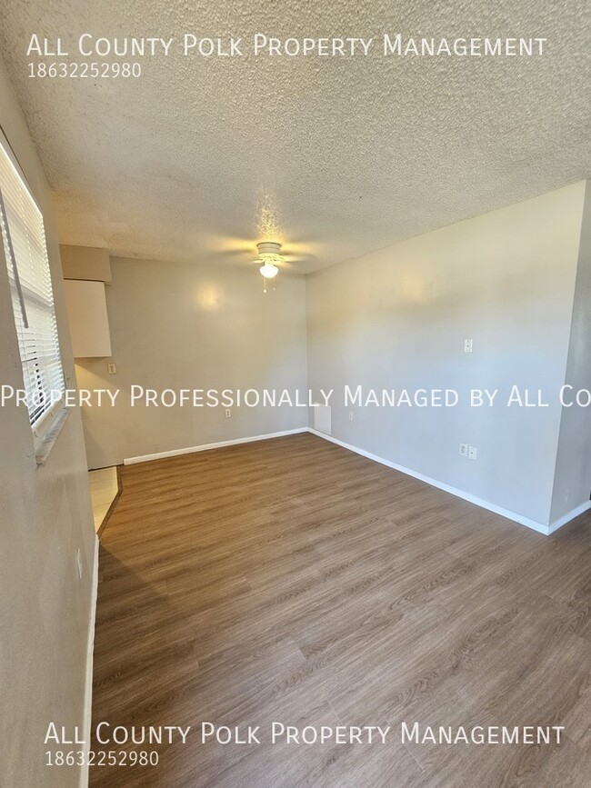 Building Photo - 1122 Mercury Dr W