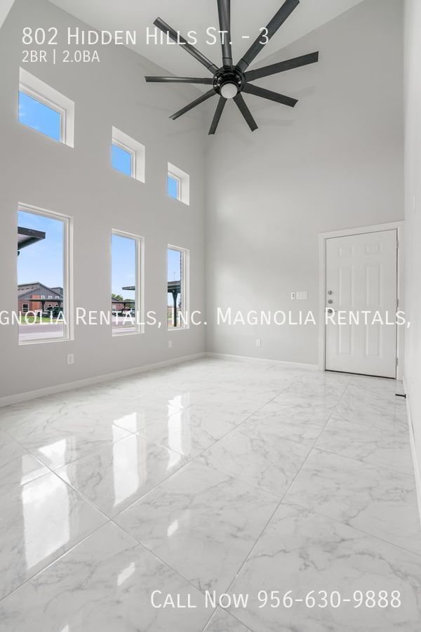 Foto del edificio - 802 Hidden Hls St