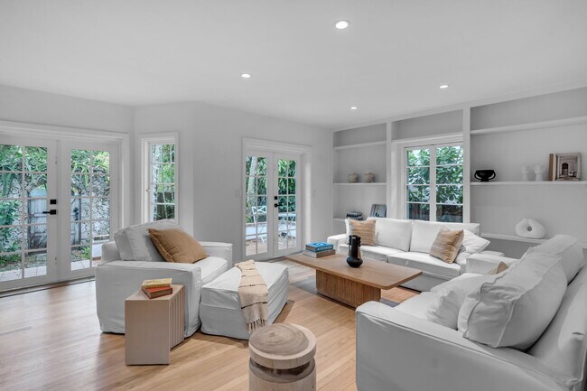 Foto del edificio - 4151 El Prado Blvd