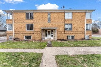 Building Photo - 18963 Hilliard Blvd