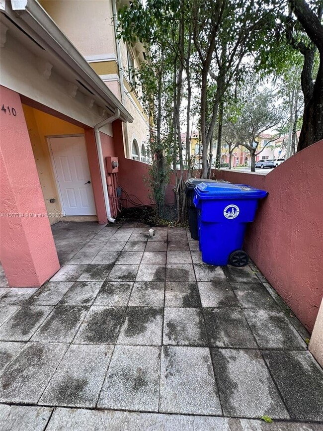 Building Photo - 1410 S Santa Catalina Cir