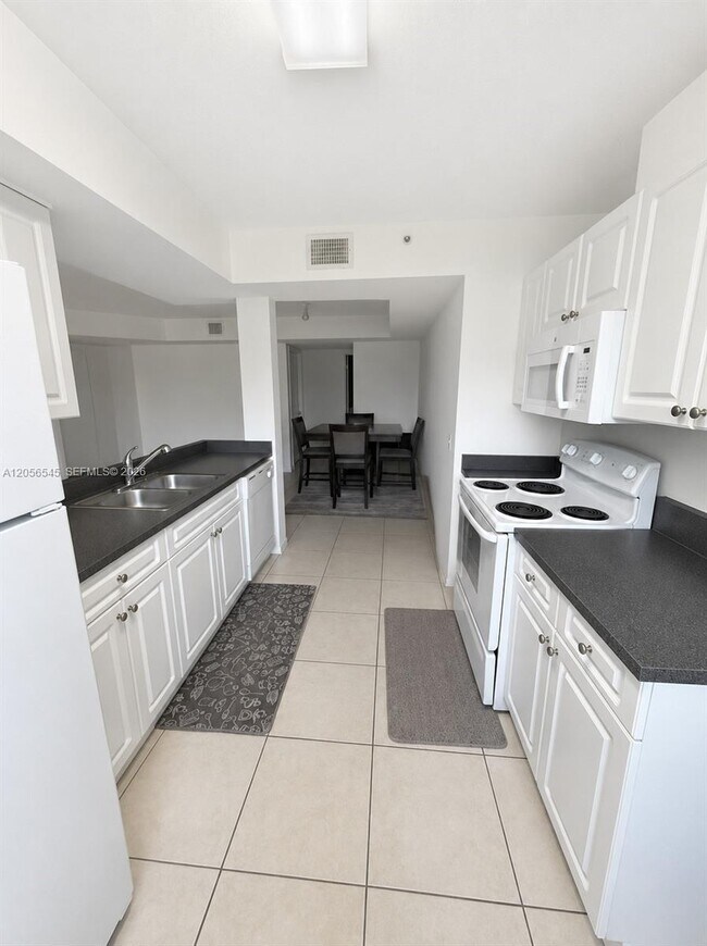 Foto del edificio - 9645 NW 1st Ct