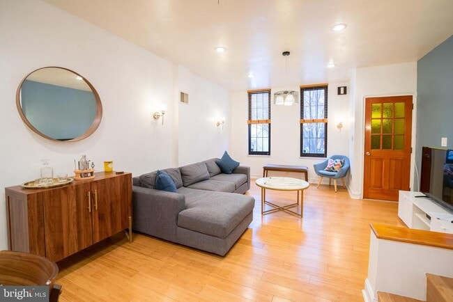 Building Photo - 242 Fairmount Ave