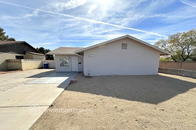 Building Photo - 1915 E Colgate Dr