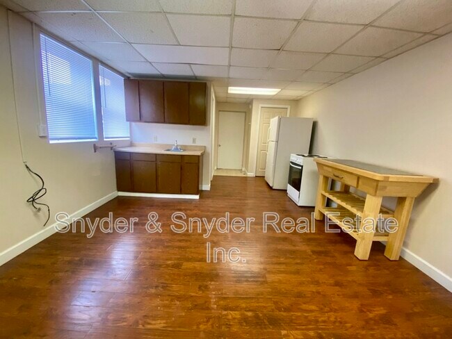 Foto del edificio - 777 W Market St