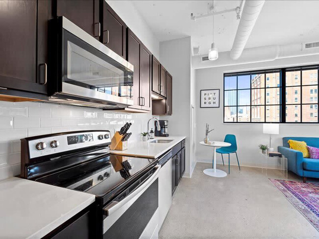 Building Photo - 615 First Ave