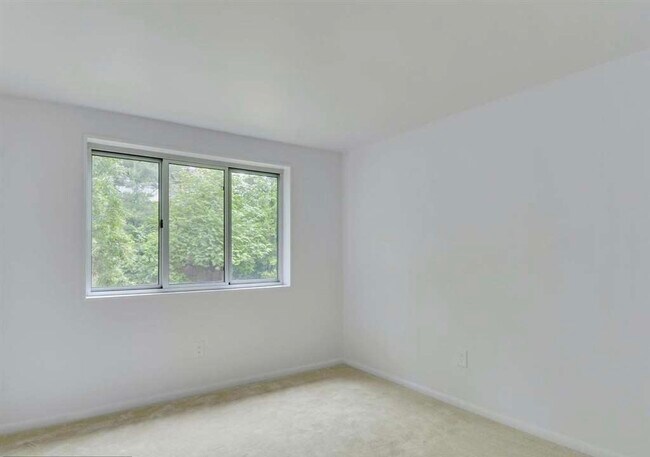 Building Photo - 10412 Rockville Pike