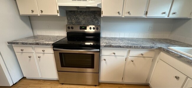 Building Photo - 750 N Main St