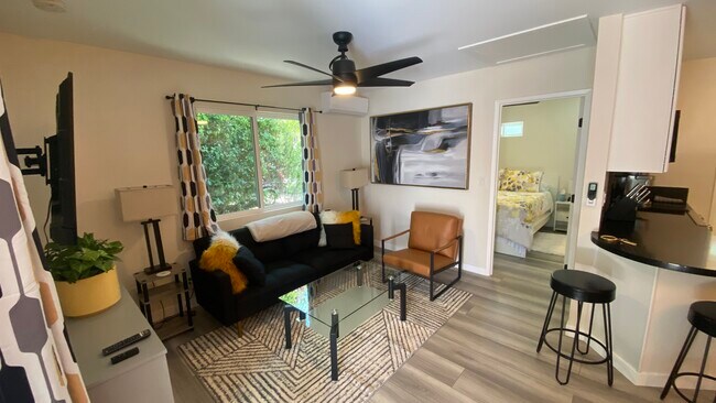 Building Photo - 418 Los Verdes Dr