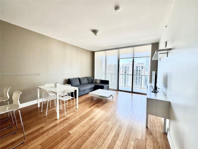 Foto del edificio - 1111 SW 1st Ave