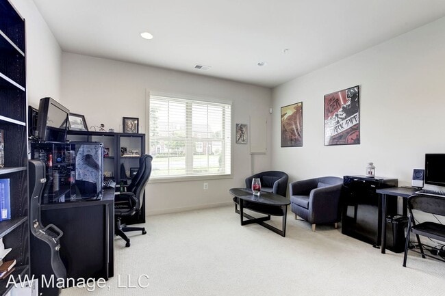 Building Photo - 3 br, 4.5 bath House - 13301 Tivoli Lake Blvd