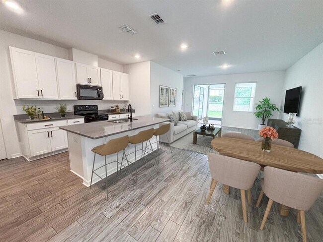 Foto del edificio - 7563 Ashcroft Dr