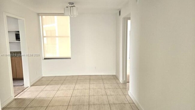 Building Photo - 18181 NE 31st Ct