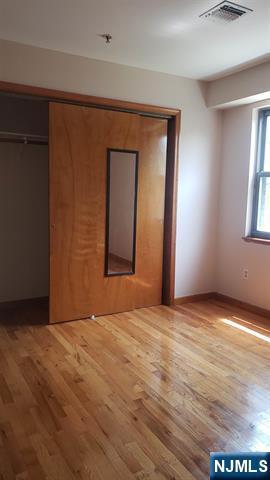 Building Photo - 450 Harding Pl