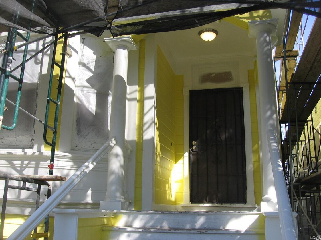 Primary Photo - 810 Georgia St