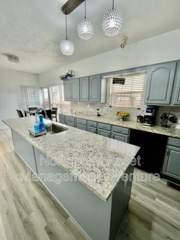 Building Photo - 7601 Mint Leaf Dr